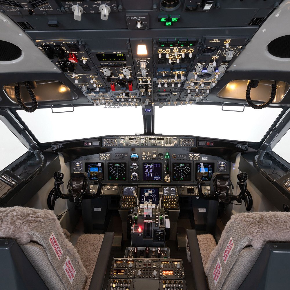 B737NG Professional Cockpit Turnkey Simulator
