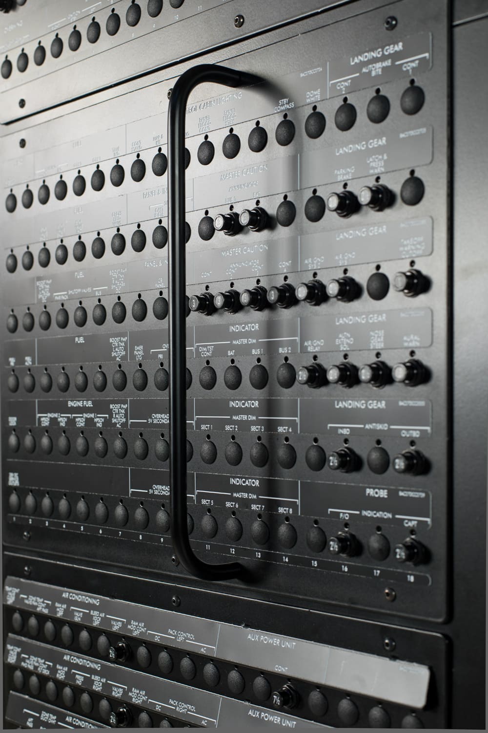 FSC-B737NG-CIRCUIT-BREAKERS-PROTECTION-CLOSE-UP