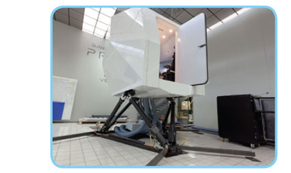 FSC centro simulazione volo sala training FullMotion 4 sedili 9 monitor