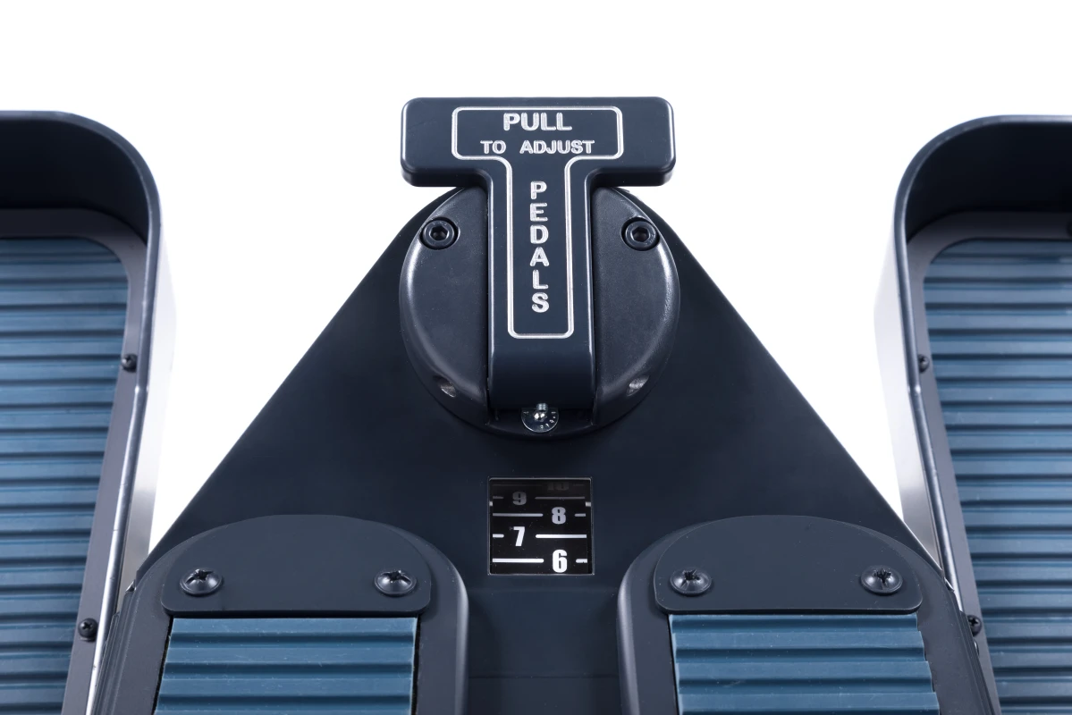 FSC A320 rudder pedals cpt above pull to adust lever