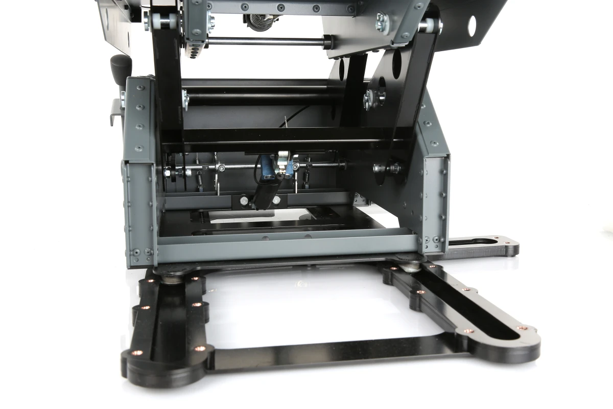 FSC B737 seat with jrails cpt piston detail