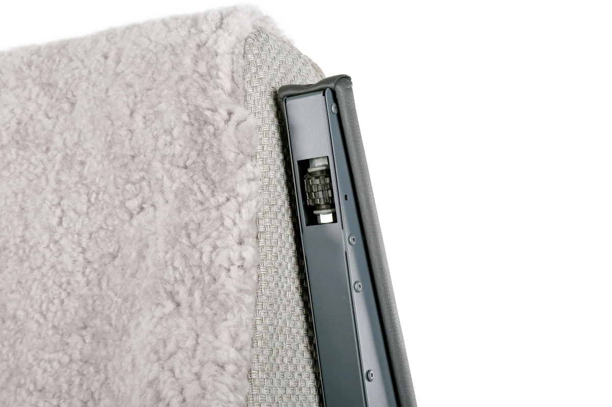 FSC B737 seat with jrails fo armrest adjustment mechanism