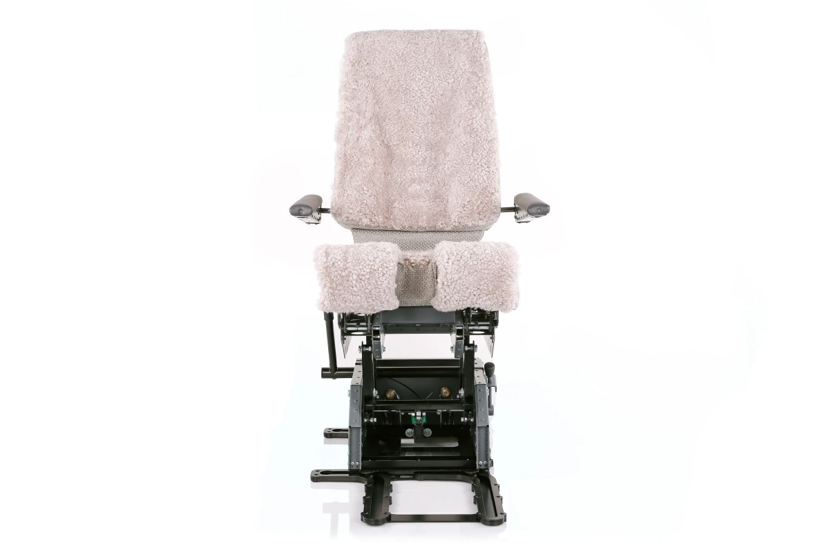 FSC B737 seat with jrails fo armrests in position front view