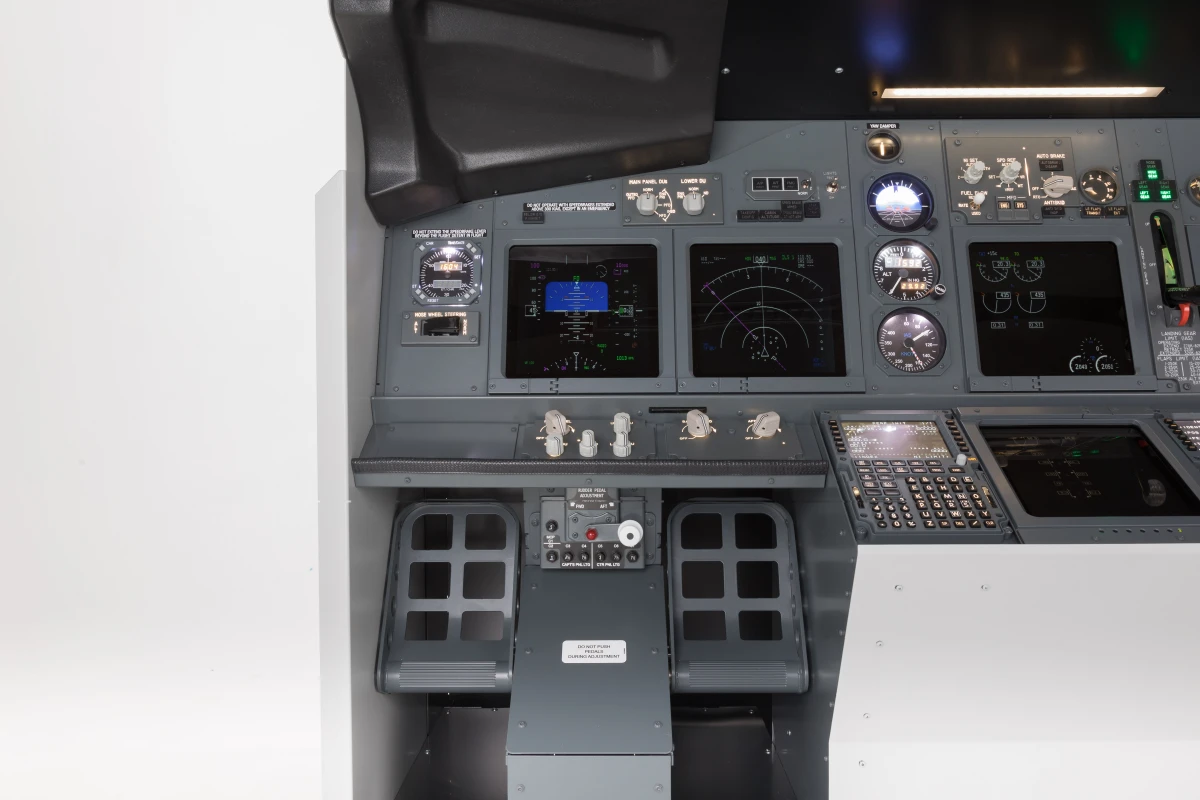 FSC B737NG MIP pro captain side with rudder pedals