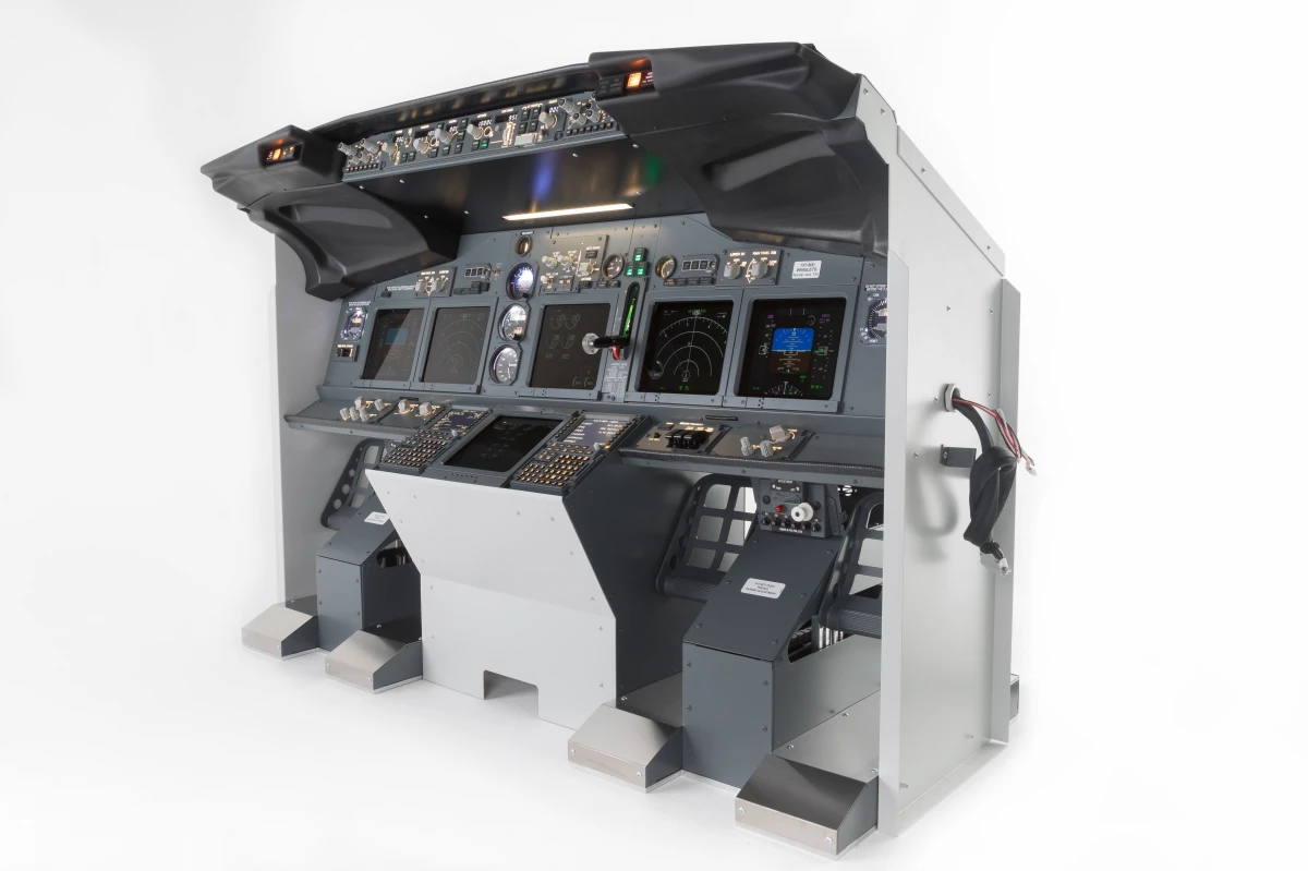 FSC B737NG MIP pro with rudder pedals and CDUs front 34