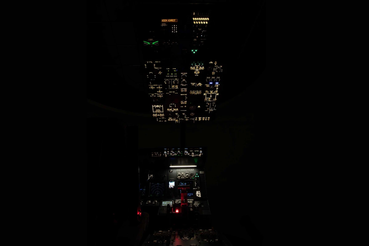 FSC B737NG single seat trainer night flight