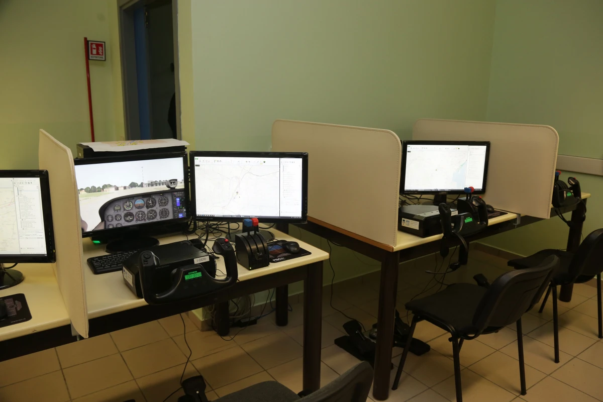 FSC FISO ATC simulator air traffic control pilot stations