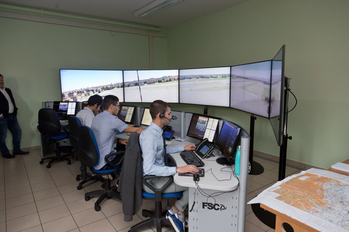 FSC FISO ATC simulator air traffic control students at work