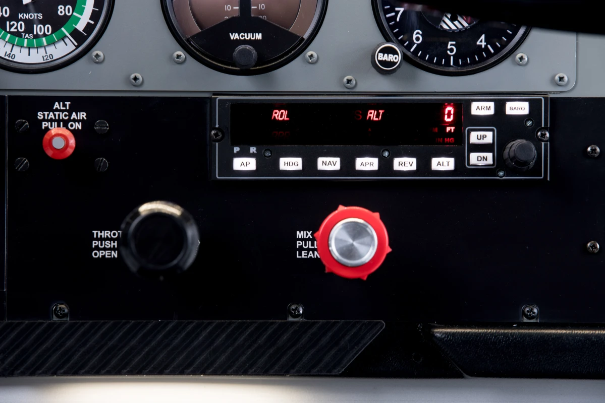 FSC MTGS332 cessna C172 general aviation  vernier control throttle and mixture