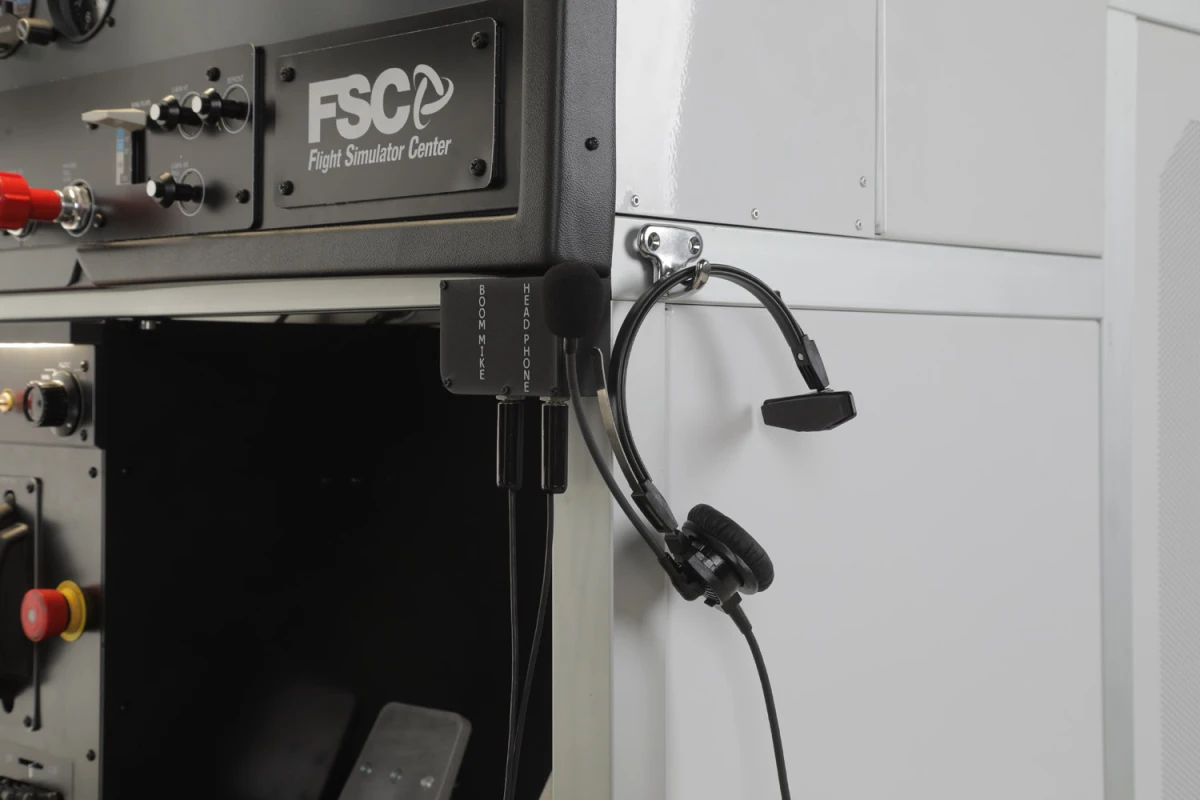 FSC MTGS332 cessna C182 general aviation headphone and microphone integrated
