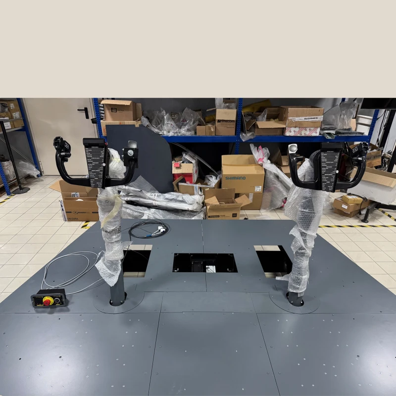 Front view of the dual yoke with control loading