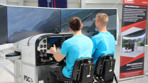 MTGS332 simulator on demo to Udine students